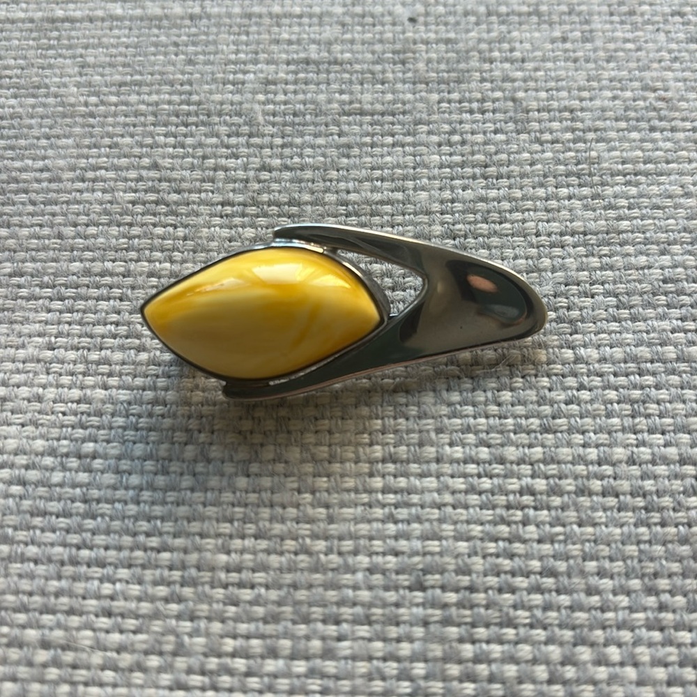 Artisanal brooch in sterling silver